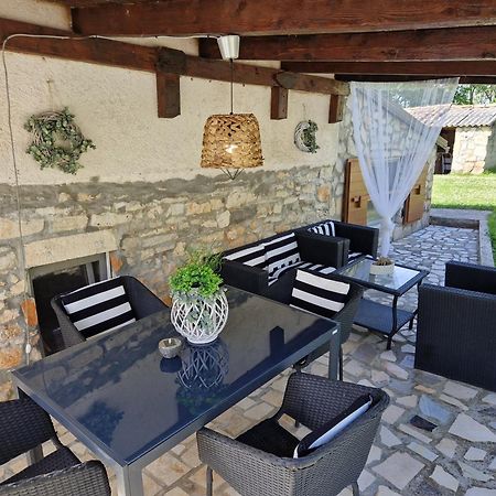 Holiday House Vuki Nedeščina Eksteriør billede