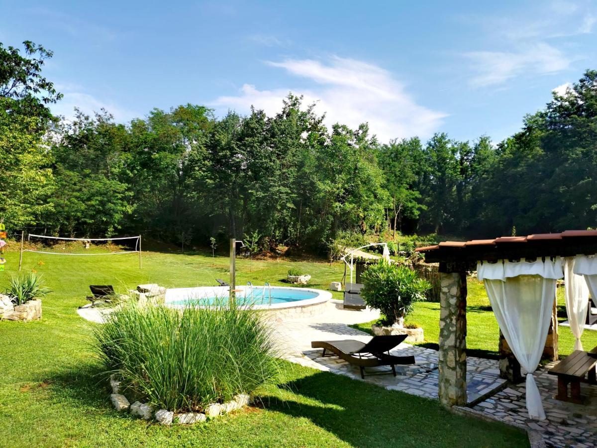 Holiday House Vuki Nedeščina Eksteriør billede