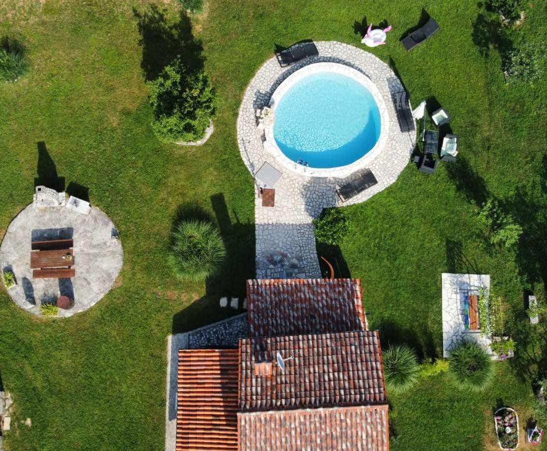 Holiday House Vuki Nedeščina Eksteriør billede