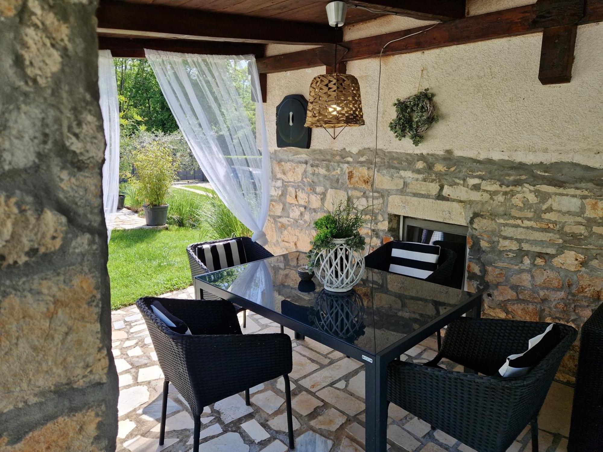 Holiday House Vuki Nedeščina Eksteriør billede