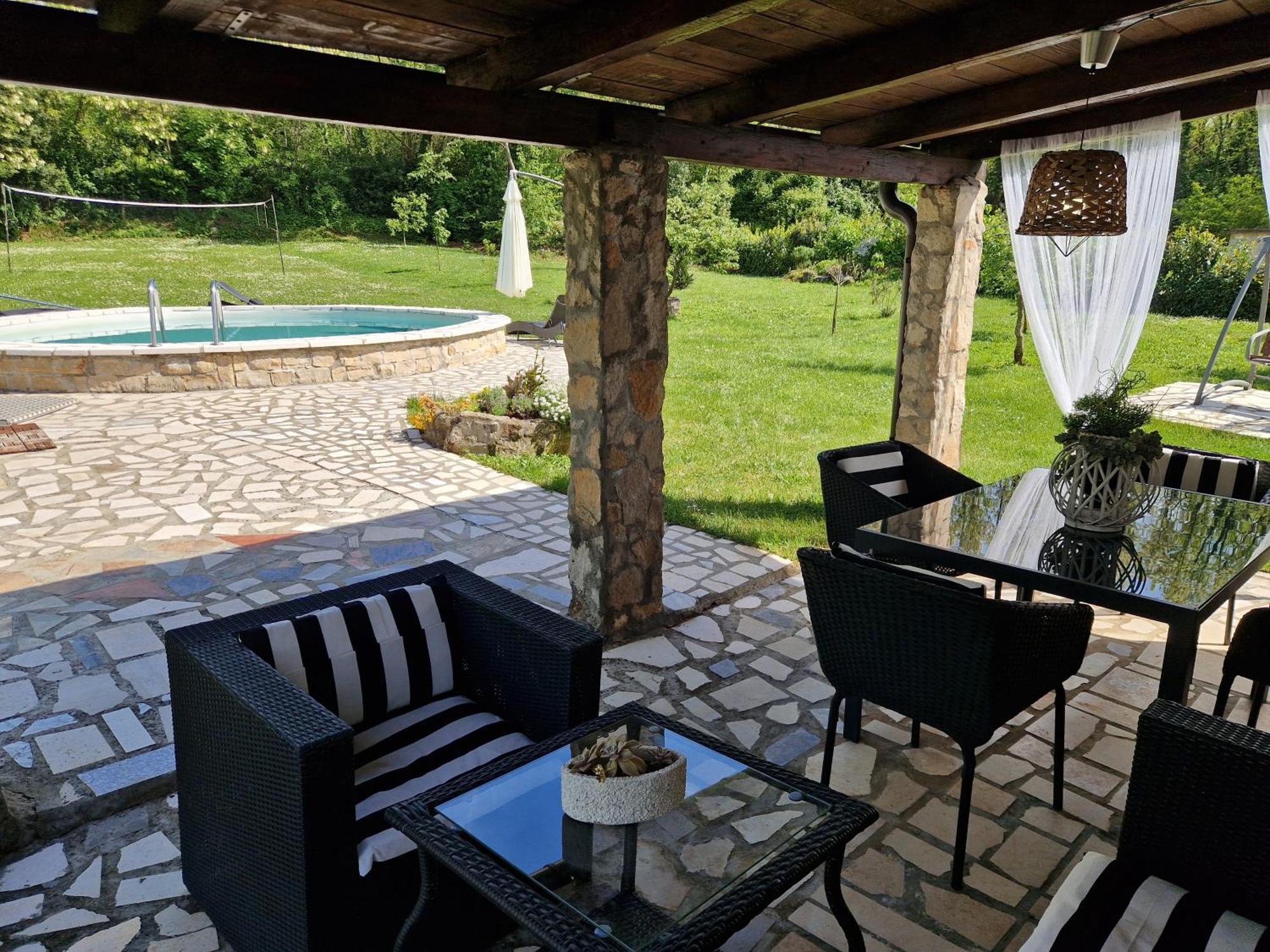 Holiday House Vuki Nedeščina Eksteriør billede